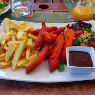 Tiras de pollo con papas grande