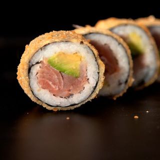 Roll tuna tempura
