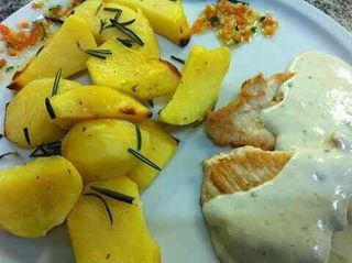 Piept de Curcan cu Sos Roquefort