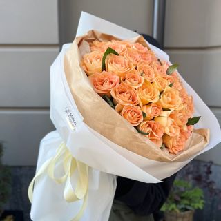 57 троянд Майті