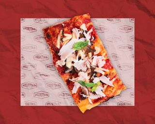 PROSCIUTTO E FUNGHI PIZZA
