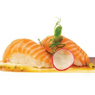 69 Nigiri salmone scottato