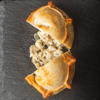 Empanada De Queso Y Cebolla 