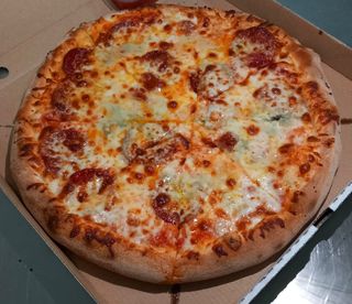 Pizza Salami Gorgonzola Ø32cm