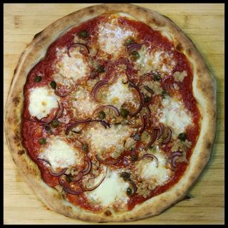 10.Pizza Tonno (50 cm)