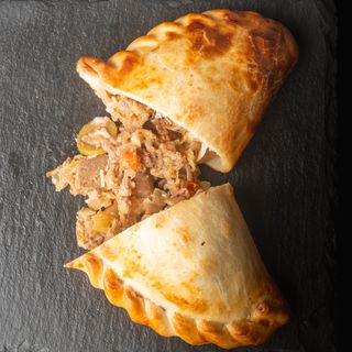 Empanada De Carne Cortada A Cuchillo