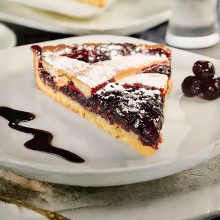 Francuska torta sa višnjama