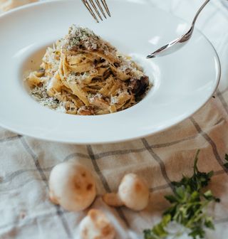 Tagliolini cu petale de trufe