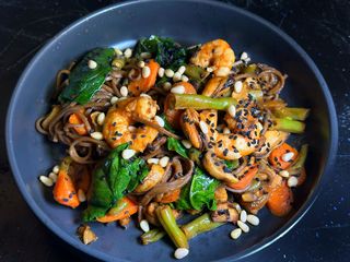 Локшина з морепродуктами