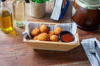 Crispy jalepeno cheese & sweet chilli souce