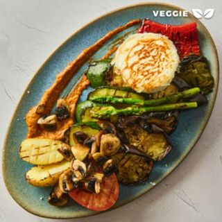 Parrillada De Verduras Con Rulo De Cabra