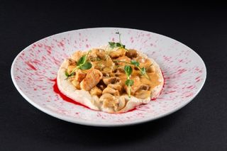 Пикантни пилешки късчета с нежен мус от Целина