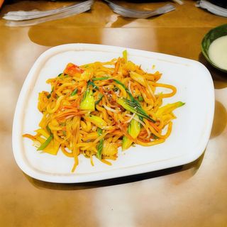 TALLARINES UDON CON MARISCO