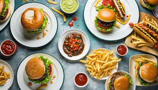 4 Hamburguesas + Patatas Fritas + 6Ud. Alitas O Nuggets + Coca-Cola Sabor Original botella 2L.