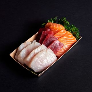 SASHIMI MIX ( 12 PIEZAS )