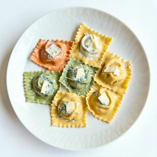 Agnolotti ripieni con creme varie