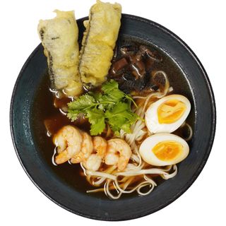 Zupa Ramen z owocami morza