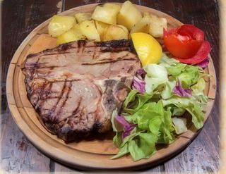 Bistecca alla fiorentina con patate arrosto
