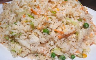 42. Пържен ориз с зеленчуци и яйца (900г) B