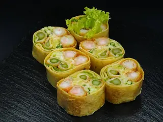 Springroll z krewetkami w tempurze i tamago (6 szt) (242g)