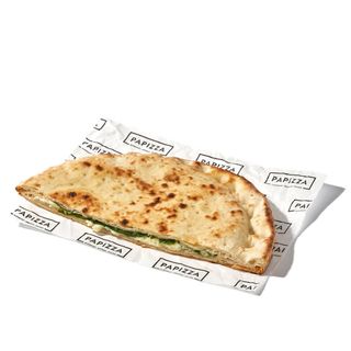 Calzone Mozzarella e Rúcula