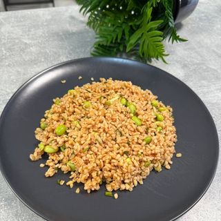 Табуле от булгур с едамаме и доматена паста