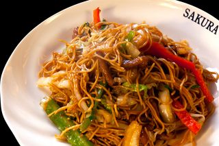 Tallarines Con Ternera Y Salsa De Soja