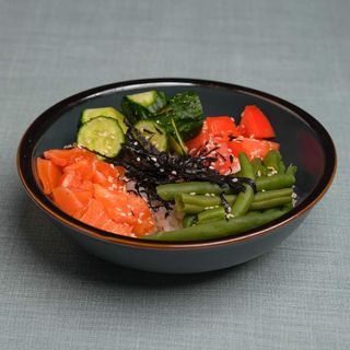 Боул с лососем