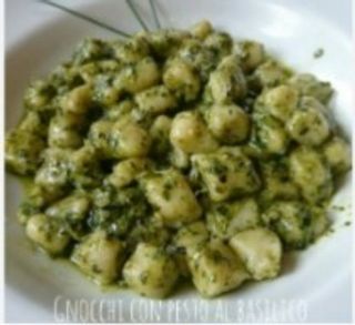 Gnocchi al pesto di basilico