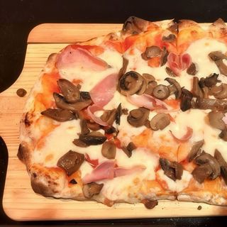 Pizza Prosciutto E Funghi (33 Cm.)