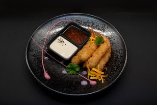 Krewetki w tempurze (sos katsu i sweet chilli)