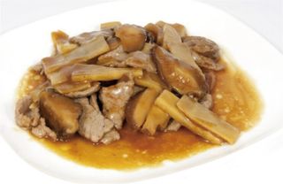 Manzo con funghi e bambù