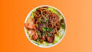 Udon z kurczakiem po koreańsku