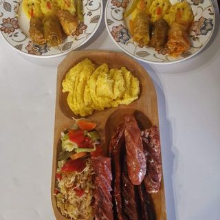 Plato Tradicional Rumano (Para 2 Personas)