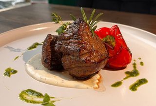 Медальйони з телятини