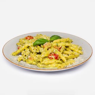 Penne z bazyliowym pesto