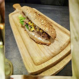 Sendvič sa tunjevinom