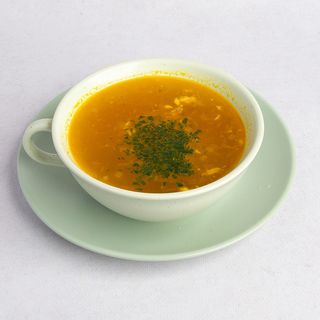 Rosół z kurczaka z domowym makaronem