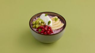 Ovsena kaša sa svežim voćem i medom