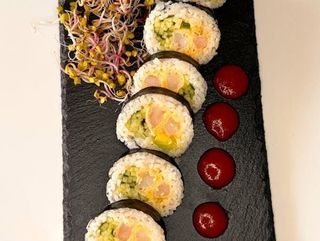 Futomaki z krewetkami w tempurze 6szt.