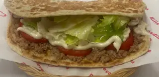 Tonno con insalata, pomodoro e maionese