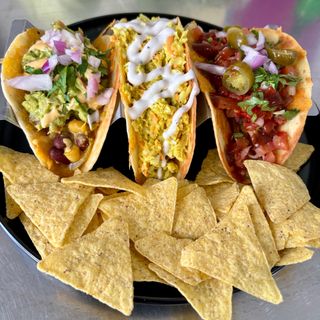 Тако ТРЕС АМИГОС