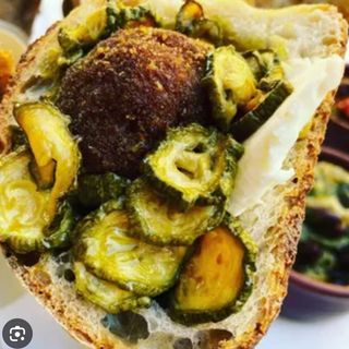 Cuzzutiello salsiccia zucchine e provola 