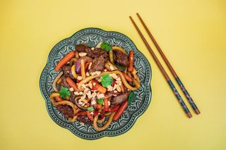 Udon z wołowiną na ostro