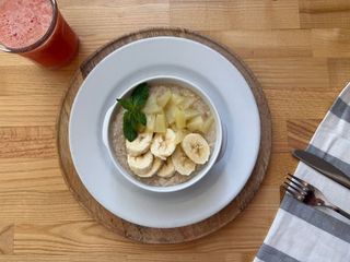 Вівсяна каша з фруктами