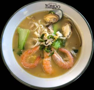 Ramen di frutti di mare fatto a mano