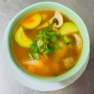 Zupa Won Ton z małymi pierożkami