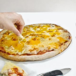 Pizza De 4 Quesos (30 Cm.)