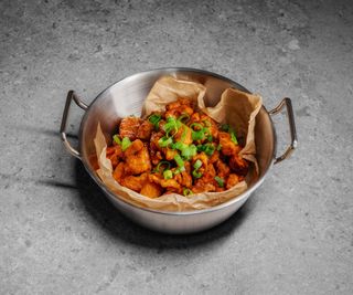 ქათმის პოპქორნი ტერიაკი სოუსით