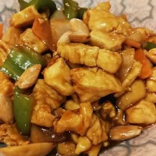 Pollo con bambu y setas chinas